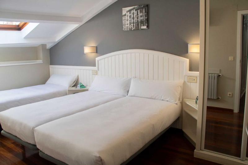 Alda Miramar Rooms Хихон Екстериор снимка